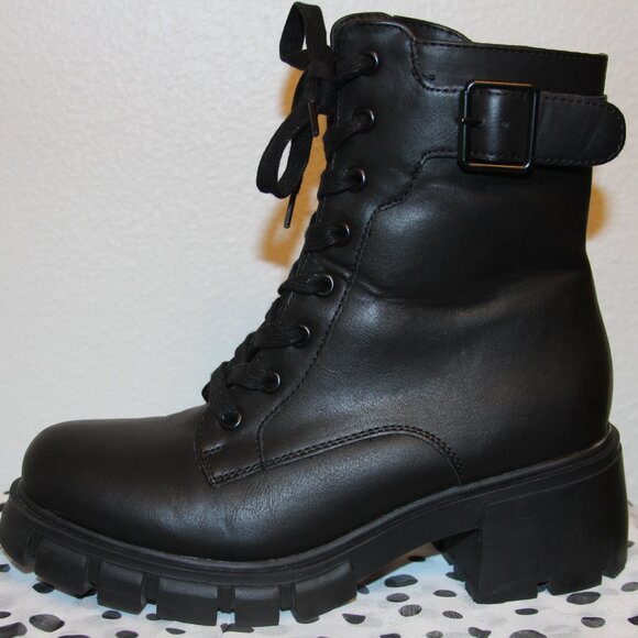 MIA Black Combat Boot Lace Up, Size 7 - Picture 3 of 6